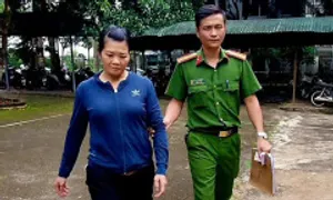 Đánh tráo hơn 300 tờ vé số của người khiếm thị Đánh tráo hơn 300 tờ vé số của người khiếm thị