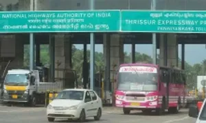 Tài xế quyết không trả tiền ở trạm thu phí, biểu tình gần nửa ngày