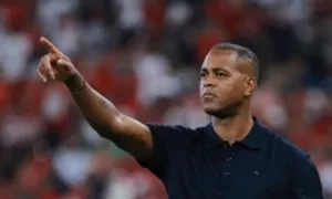 HLV Kluivert: 'Cầu thủ nhập tịch Indonesia không tập luyện đủ'