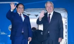 Thủ tướng lên đường dự Hội nghị Cấp cao ASEAN